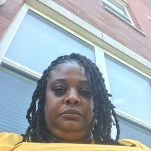 Meet your Posher, Aisha